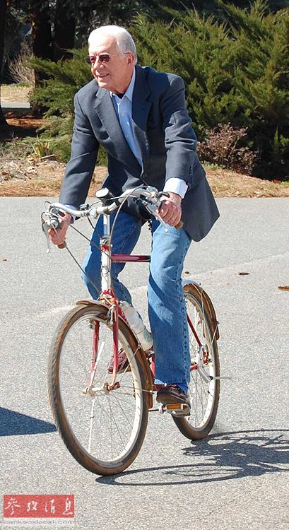 各國(guó)領(lǐng)導(dǎo)人退休后都干啥？小布什刷盤(pán)布朗教書(shū)