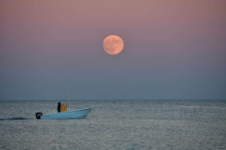 68年來最大！今晚夜空上演超級月亮