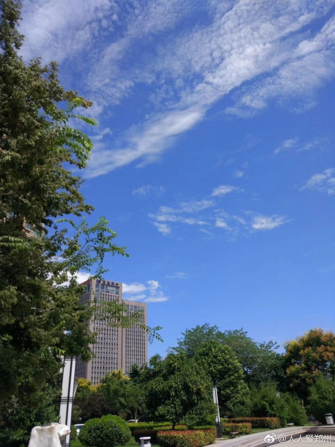 又被鄭州的藍(lán)天刷屏！隨便一拍就是手機(jī)壁紙