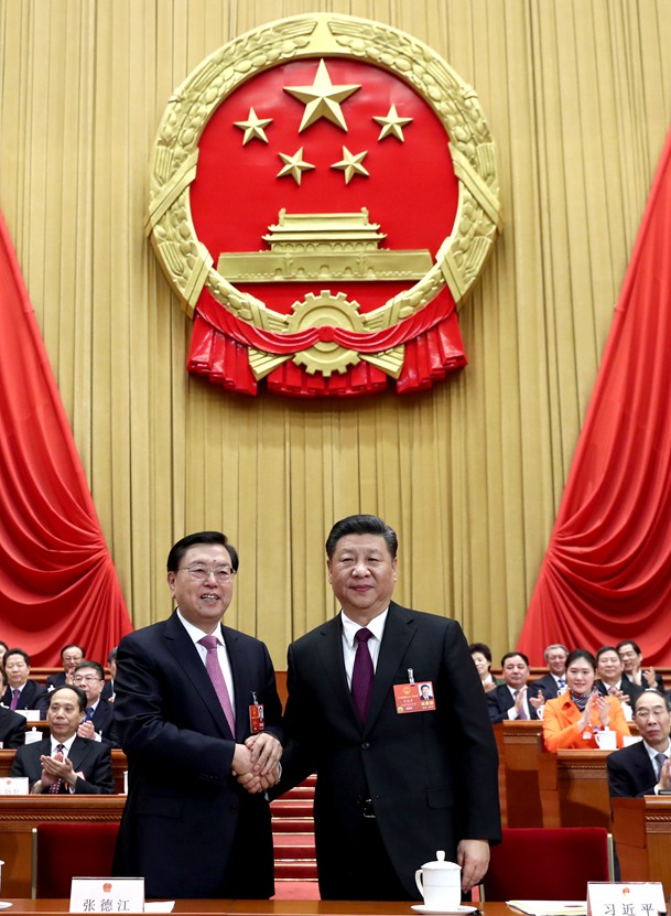 習(xí)近平當(dāng)選國家主席、中央軍委主席