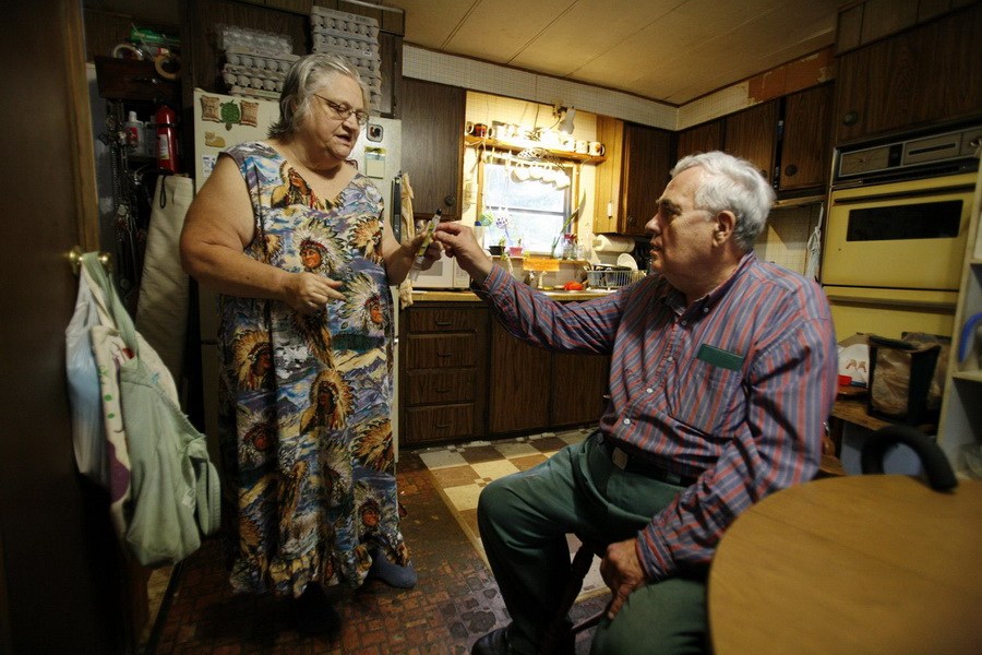 9年前，里克在聽說奧德塞的生活陷入困境后又讓她回來和自己一起住。