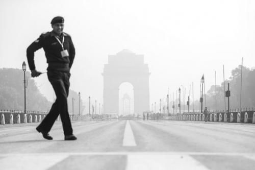 《紐約時(shí)報(bào)》網(wǎng)站27日配發(fā)的新德里1月某一天的霧霾照片。