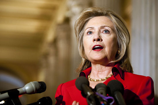 希拉里接受訪問(wèn)時(shí)“哭窮”稱(chēng)自己不算有錢(qián)人