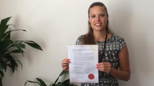 勞拉·E·S·馬修斯的護(hù)照簽名欄用的是L.Skywalker（L.天行者）。