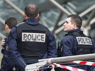 失業(yè)女子48小時內(nèi)報警637次因騷擾警方被判刑 失業(yè)女子48小時內(nèi)報警637次因騷擾警方被判刑