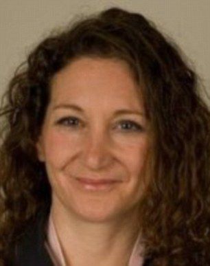 世衛(wèi)組織流感專家芒福德博士指出，H5N8病毒有可能會(huì)傳染給人。