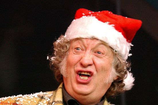 英電臺(tái)主持人因未播放圣誕歌曲面臨被炒魷魚(yú)