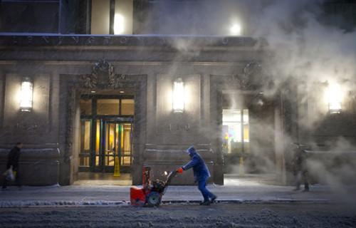 特大暴風(fēng)雪襲擊美國東北部，多州進入緊急狀態(tài)。