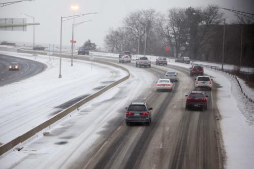 特大暴風(fēng)雪襲擊美國東北部，多州進入緊急狀態(tài)。