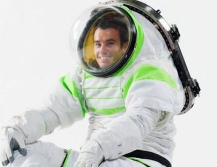 18個(gè)保障生命運(yùn)轉(zhuǎn)系統(tǒng)的背包中只有11個(gè)可用，這些背包是用于支持宇航員在開(kāi)放的宇宙空間中工作使用的，這些不可用的背包使得工作人員對(duì)在空間站工作結(jié)束之前的狀況表示擔(dān)憂。