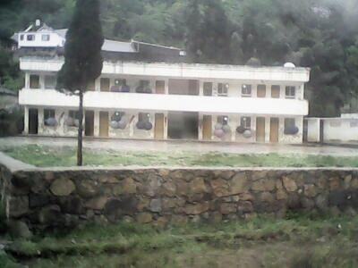 昨日，貴州畢節(jié)某小學(xué)，只有二、四、六三個(gè)年級，四年級學(xué)生30多名。讀者供圖