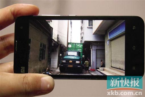 吳師傅的貨車被迫停留在現(xiàn)場幾天。