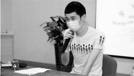 21歲小伙三次開胸終換心成功 恢復(fù)運動重拾快樂