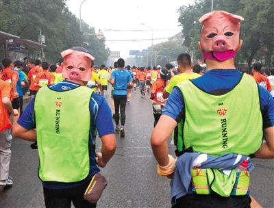 參賽現(xiàn)場(chǎng)，有“猴哥”就有“豬八戒”。