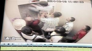 挖出的墻洞能讓一個身材嬌小的男子鉆出。