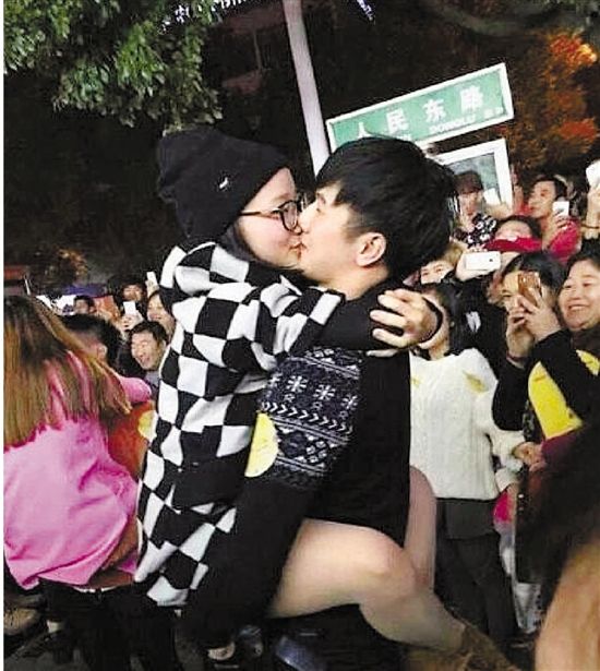 雖只是縣城的比賽，但水準(zhǔn)著實(shí)不低，居然有選手采用考拉式。