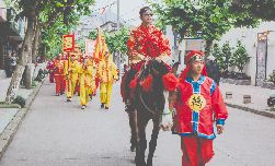 我的意中人騎著大馬，八抬大轎來娶我