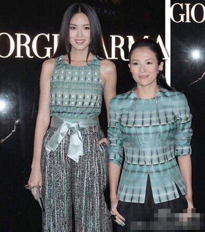 就算氣場絕對強(qiáng)大的貝嫂，跟張梓琳合影幾乎可以讓人忽視