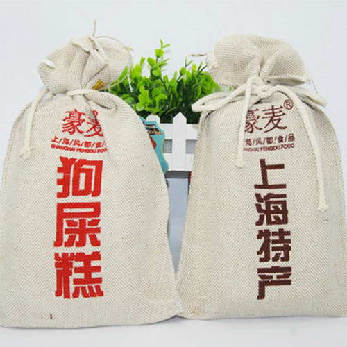 上海某公司推出的一款名為“狗屎糕”的產(chǎn)品引來不少質(zhì)疑。