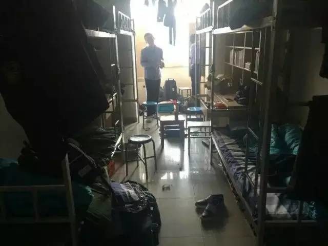 這個學校的男生宿舍火了！女同學都喊著要嫁