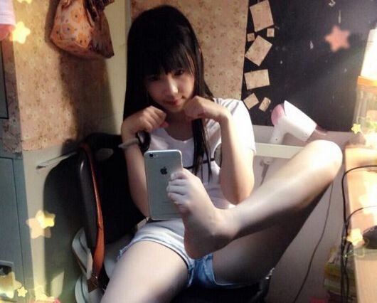 妹子們每周花至少五小時(shí)自拍，到底是為啥？