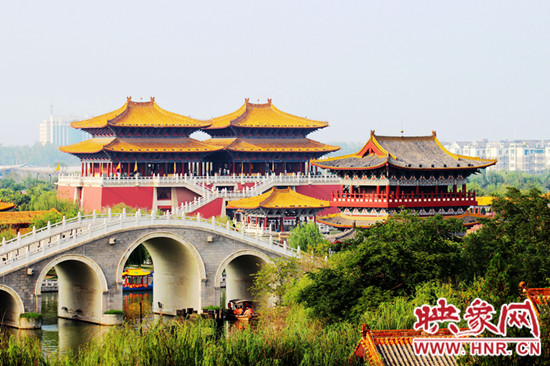 美不勝收 爬山、游園、賞奇觀（組圖）