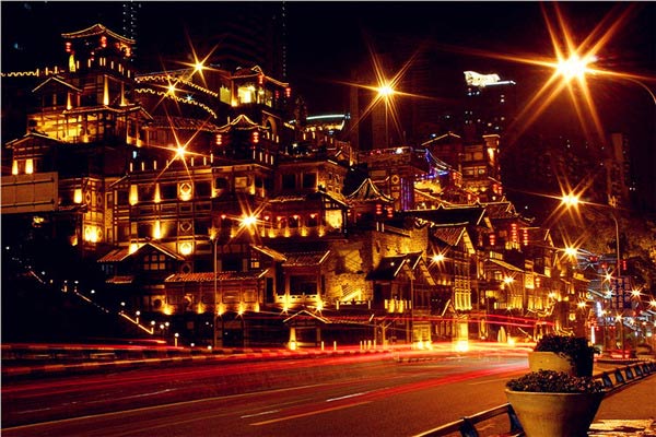 不要溫和地走進(jìn)那個良夜 因為夜太美！