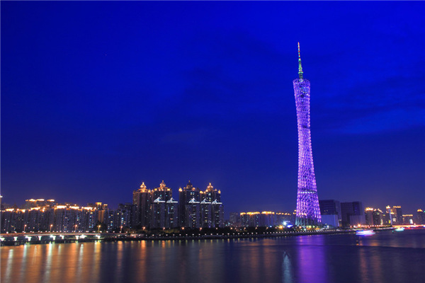 不要溫和地走進(jìn)那個良夜 因為夜太美！