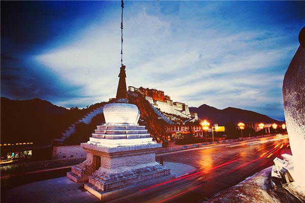 不要溫和地走進(jìn)那個良夜 因為夜太美！