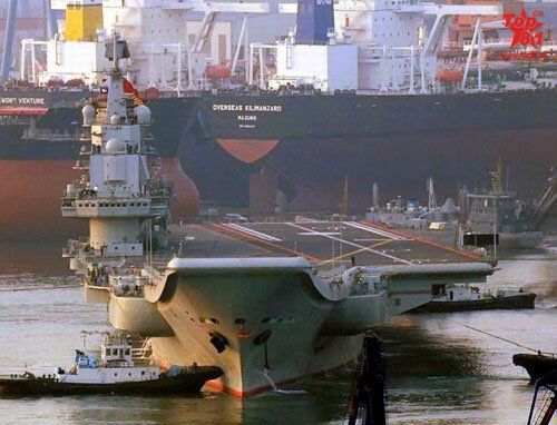 資料圖：中國航母離開碼頭出海試航。