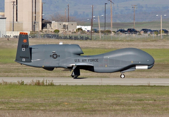 中航成飛新型軍用無人機(jī)首飛成功 初戰(zhàn)告捷