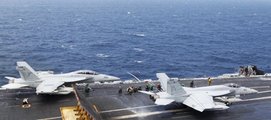 6月24日，美國和韓國在黃海海域舉行大規(guī)模海上聯合軍演。