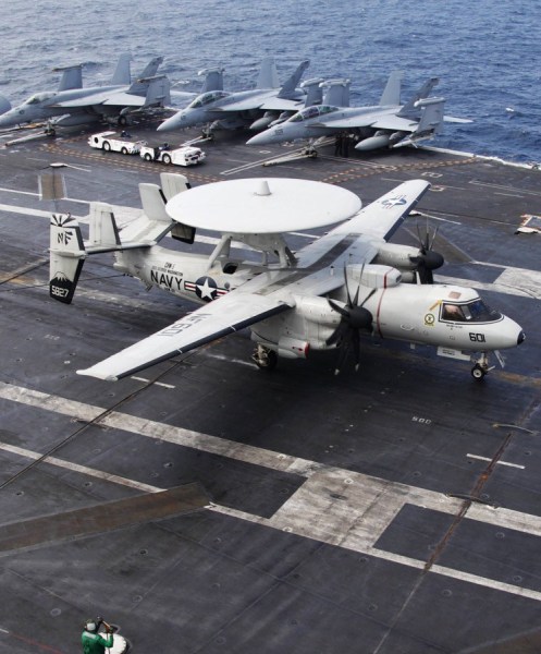 6月24日，美國和韓國在黃海海域舉行大規(guī)模海上聯合軍演。