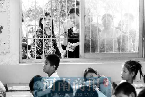 家長們都想讓孩子上個好學校、好班級，但也應根據(jù)實際情況，選擇最合適的