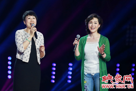 凱麗、馮玉萍姐妹重逢