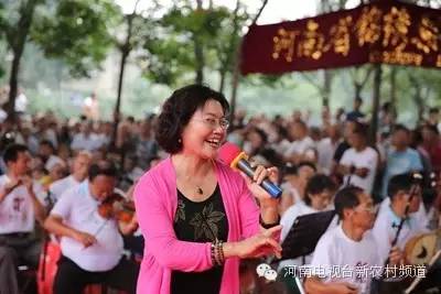 湯老師演唱《倒霉大叔婚事》選段緊走慢走四里半 湯老師演唱《倒霉大叔婚事》選段緊走慢走四里半