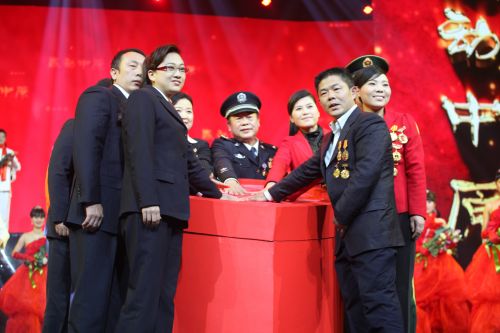 2012佐今明杯感動中原十大年度人物頒獎晚會昨頒獎