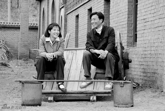 焦裕祿的妻子從縣委伙房借了小半桶水，焦裕祿說，這水是炊事員走四五里路擔來的，你這算剝削 《電視劇》焦