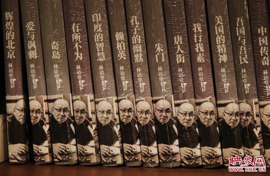 書店內(nèi)的書。