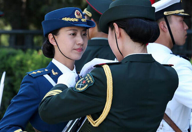 女儀仗兵,這才是2014年真正的女神！