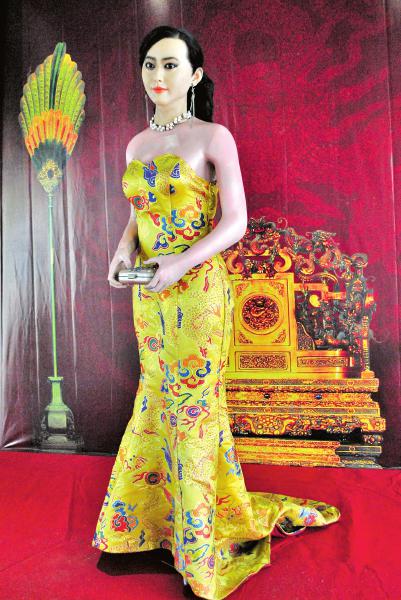 四川再現(xiàn)雷人蠟像館