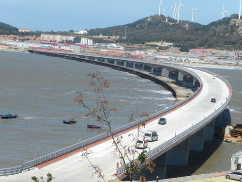 山東首座海島跨海大橋建成通車。（資料圖）