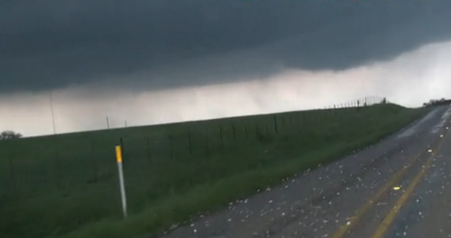 美國(guó)德克薩斯州中北部遭到巨大龍卷風(fēng)的襲擊。 美國(guó)德克薩斯州中北部遭到巨大龍卷風(fēng)的襲擊。