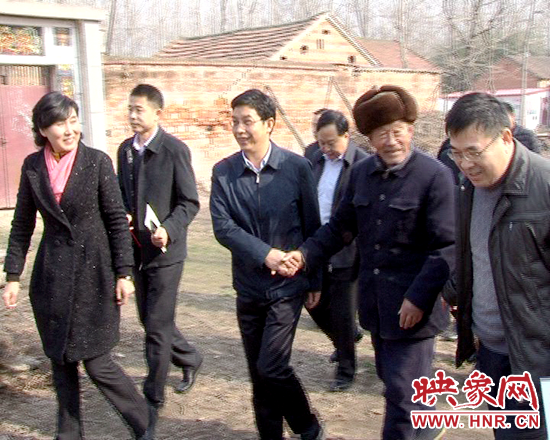 金冬江、李萬順、吳文立一行赴正陽縣慰問
